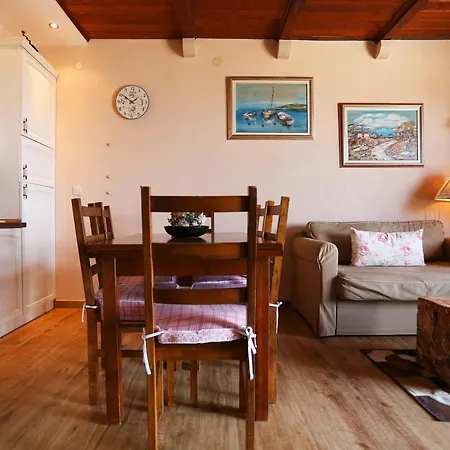 Villa Idyllic Marieta With Private Pool, Unforgettable View And Free Parking Makarska