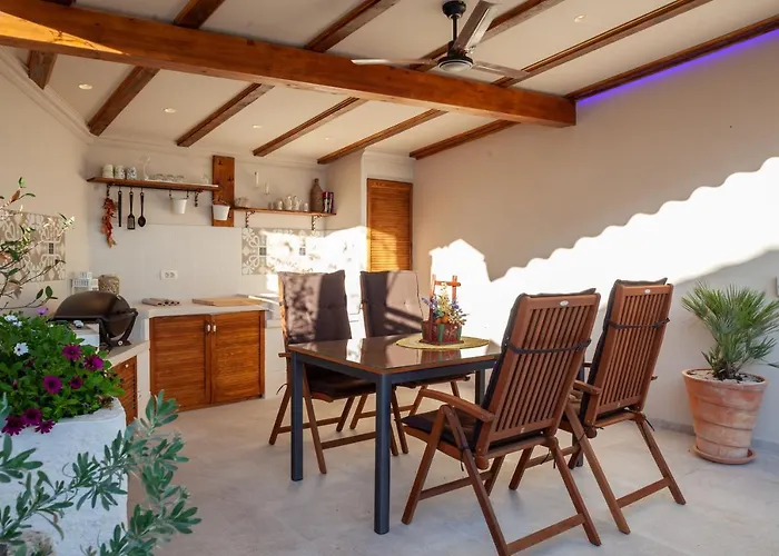 Villa Idyllic Marieta With Private Pool, Unforgettable View And Free Parking *
