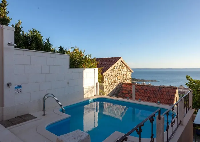 Idyllic Marieta With Private Pool, Unforgettable View And Free Parking Makarska