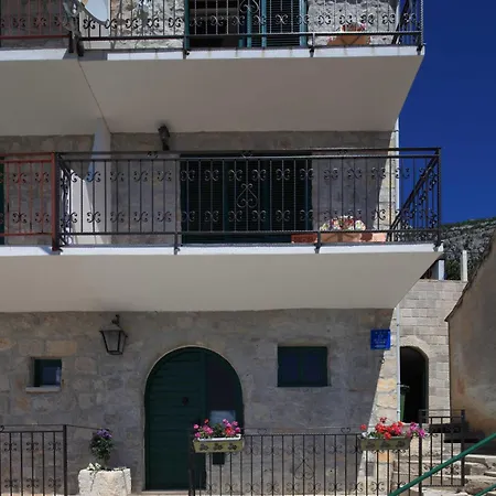 Idyllic Marieta With Private Pool, Unforgettable View And Free Parking Makarska